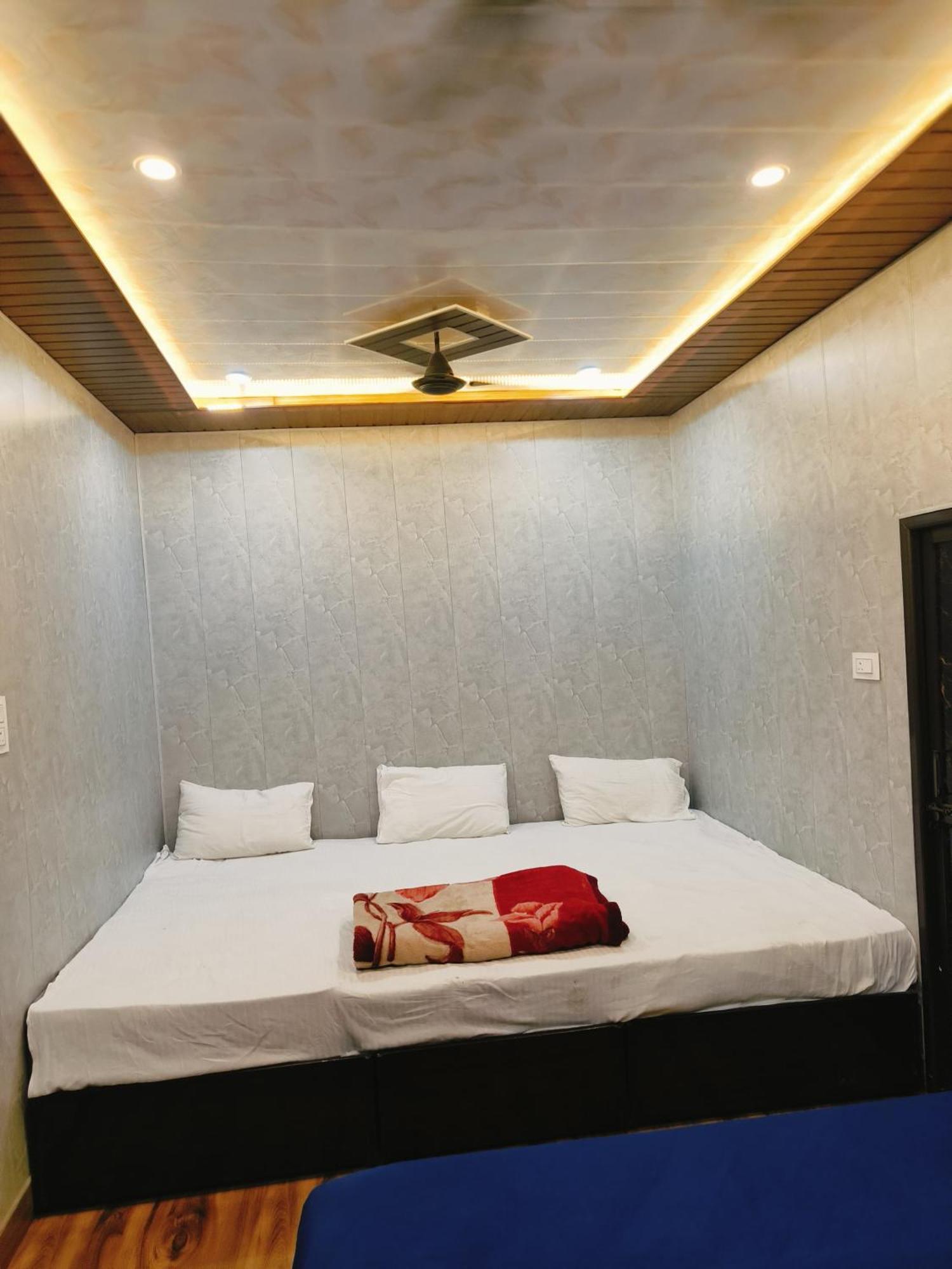 Namo Guest House Only For Indians Varanasi Eksteriør billede