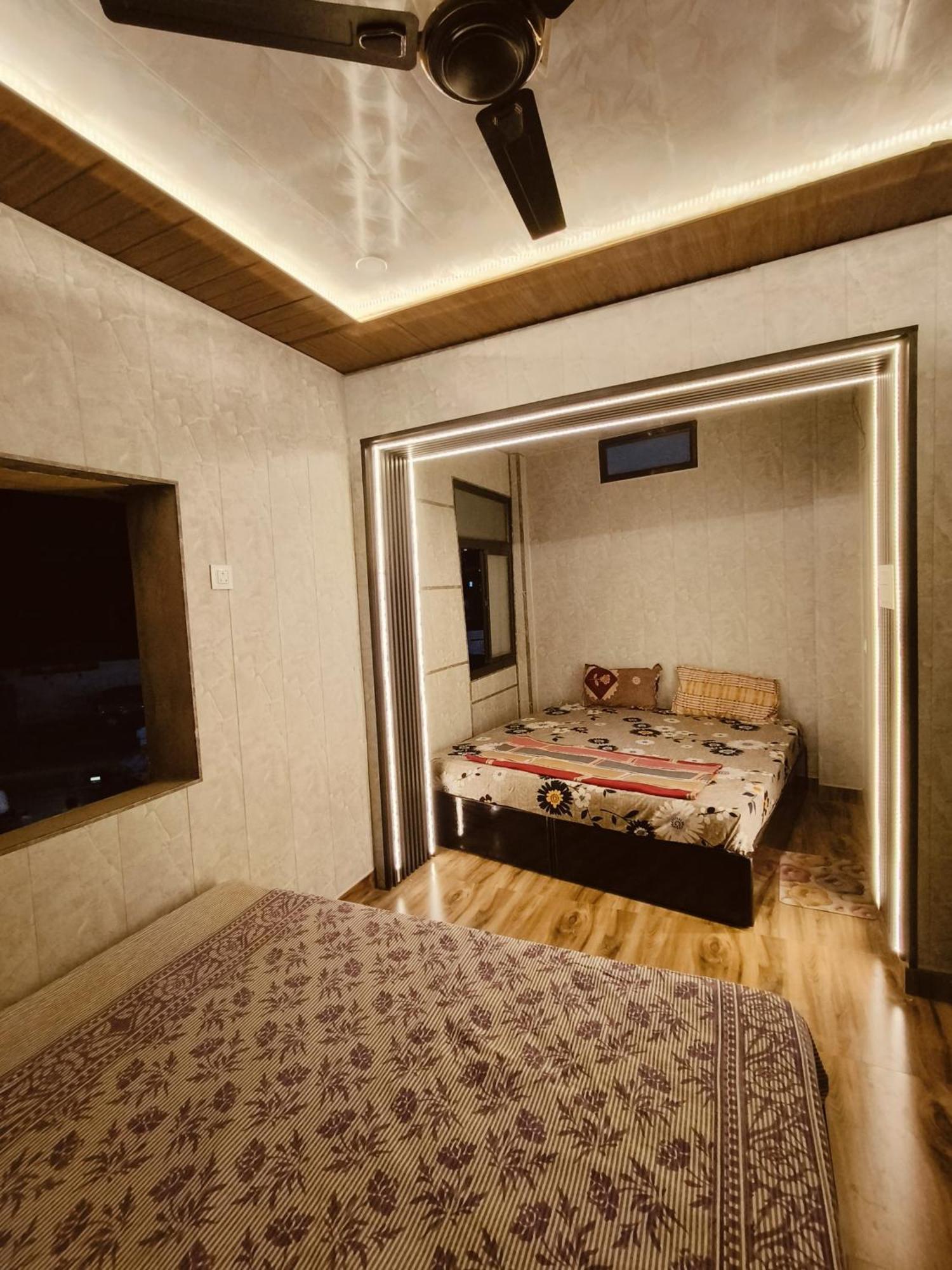 Namo Guest House Only For Indians Varanasi Eksteriør billede